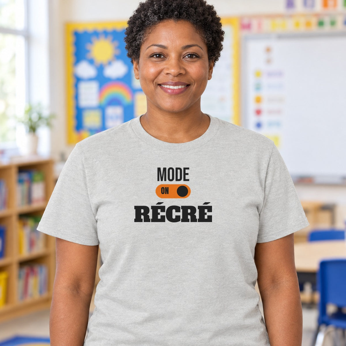 Woman wearing the ash Mode récré graphic tee